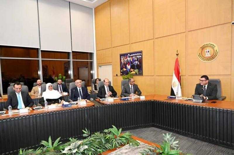 وزير الإسكان ينظم حفلاً لتكريم مجموعة العمل القائمة على تنظيم فعاليات المنتدى الحضرى العالمى