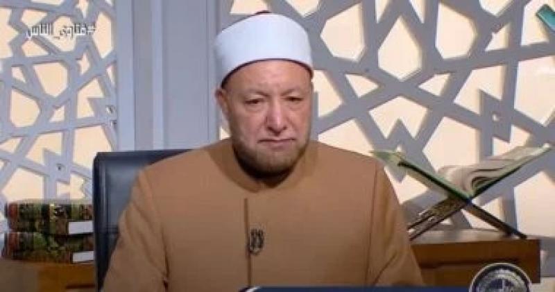 ما الفرق بين الأذانين فى صلاة الجمعة؟.. الشيخ عويضة عثمان يُوضح ”فيديو”