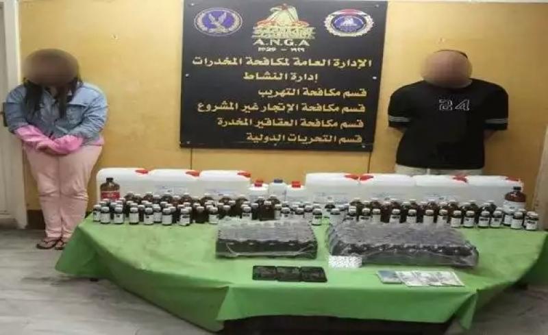 مخدر اغتصاب الفتيات.. عرض أحراز بلوجر شهيرة وأجنبى على المعمل الكيميائى
