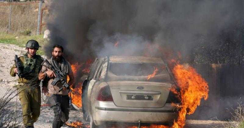 مستوطنون يهاجمون ممتلكات فلسطينية في الضفة الغربية