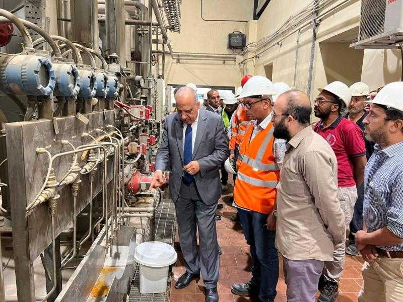 بقدرة 700 ميجاوات.. وزير الكهرباء يزور محطة توليد التبين البخارية