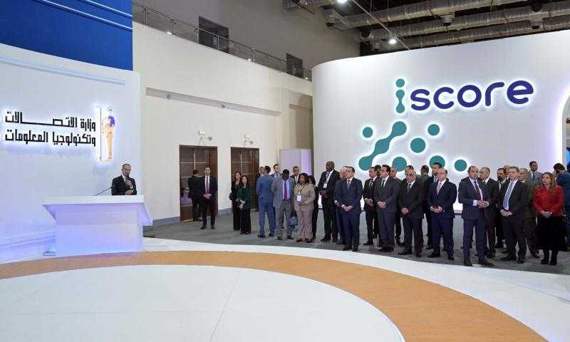 رئيس الوزراء يستمع لشرح تفصيلي حول إستراتيجية مصر الرقمية لتمكين المواطن من تلقي الخدمات الرقمية