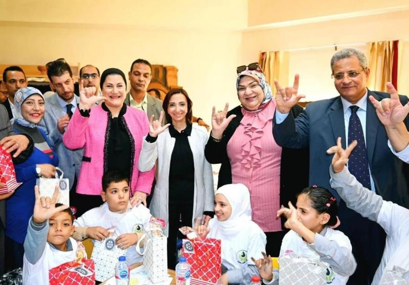 ”الطفولة والأمومة” يشارك أبناء قرية الأبعادية بمحافظة البحيرة الاحتفالات بأعياد الطفولة.. صور