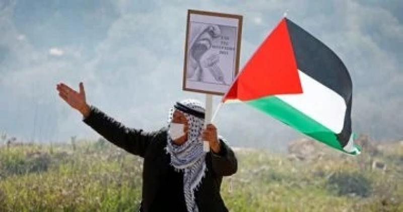 إسرائيل تقر مشروع قانون يحظر رفع العلم الفلسطيني على مؤسسات تمولها تل أبيب