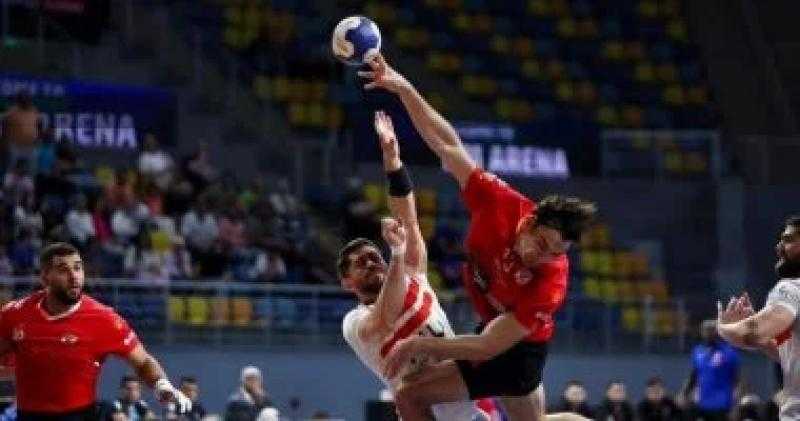 الزمالك يتقدم على الأهلي بالشوط الأول في قمة دوري محترفي اليد