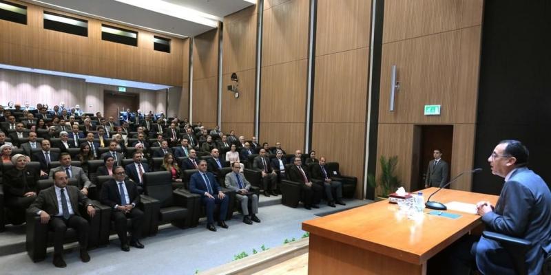 رئيس الوزراء: لو لم يتم الإسراع بتنفيذ المشروعات القومية لوصل معدل البطالة إلى 22%