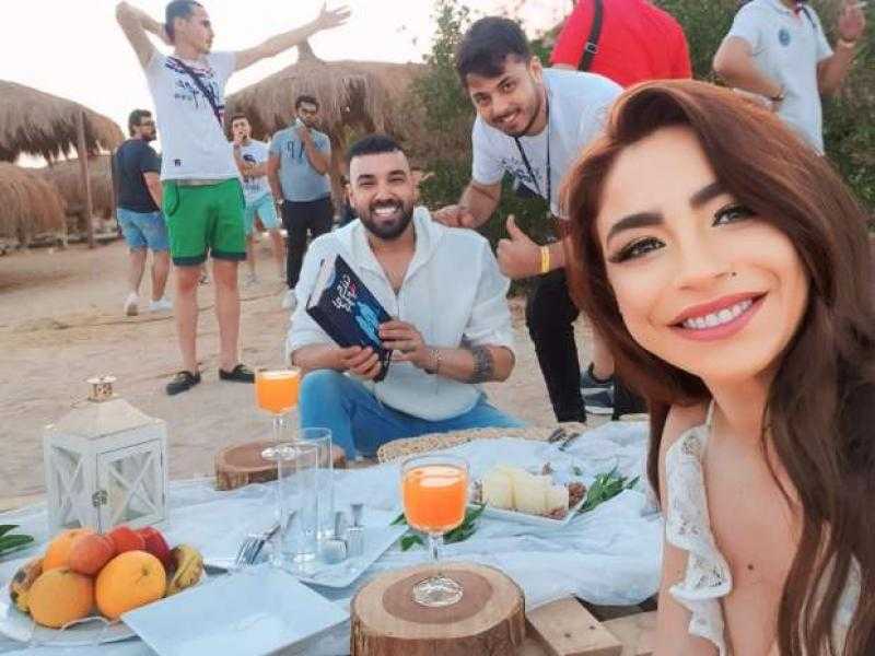 دوللي شاهين تكشف كواليس كليب «لو كنت جاري» مع تيسير السفير