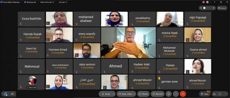 المصرف المتحد ينظم ورشة عمل تطوعية لتعليم لغة الإشارة