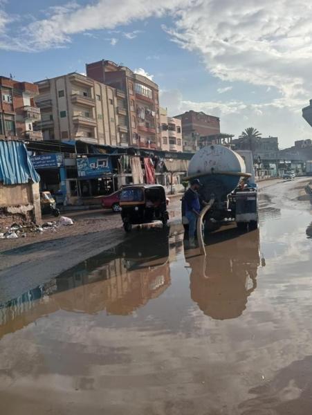 محافظ الدقهلية يتابع جهود المراكز والمدن في التعامل الفوري مع سقوط الأمطار