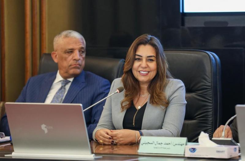 وزيرة التنمية المحلية تعرض الموقف الخاص بتنفيذ قانون المحال العامة وجهود إنشاء الشبكة الوطنية للطوارئ والسلامة العامة وموقف المشروعات المتعثرة بالمحافظات