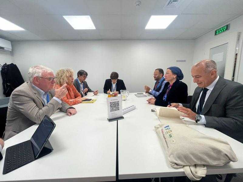 على هامش مشاركتها في COP29.. وزيرة البيئة تناقش فرص تخطي الفجوات في مشاورات تمويل المناخ
