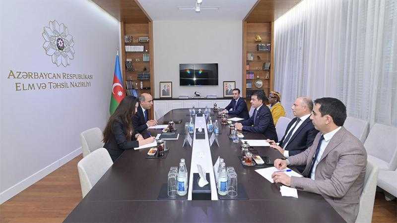 مناقشة التعاون بين الإيسيسكو وأذربيجان في دعم دول العالم الإسلامي بمجالات التربية والتعليم الأخضر