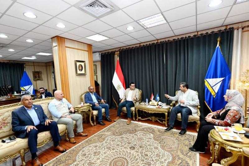 خلال زيارته لدمياط.. وزير الإسكان: تنفيذ 35 مشروعا للمياه والصرف بالمحافظة بتكلفة 2 مليار جنيه