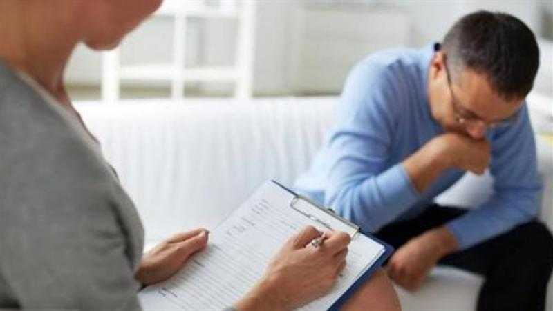 استشاري علاج نفسي: الاعتماد على تطبيقات الذكاء الاصطناعي يؤدي للعزلة وافتقاد الأمان