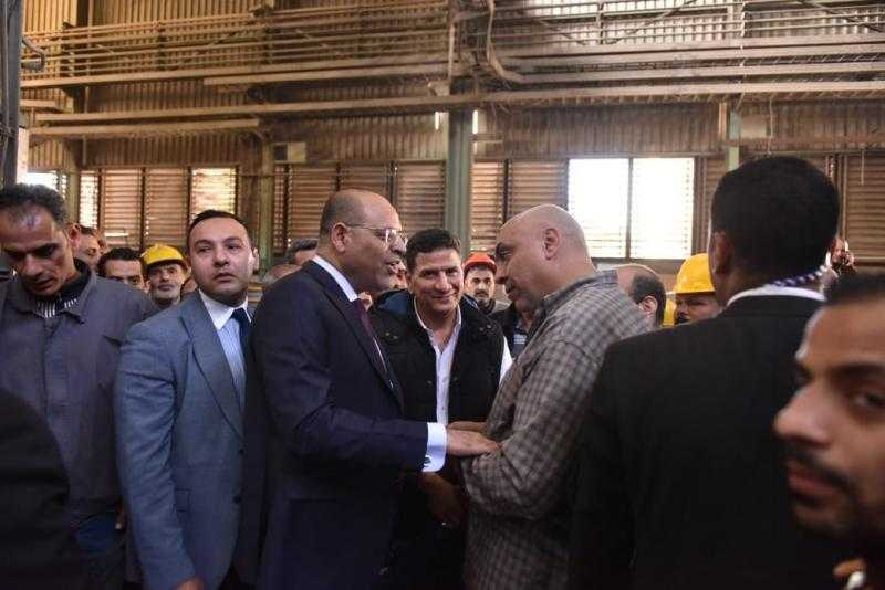وزير العمل يزور ”النصر للمسبوكات”.. ويعلن: صرف أجور 1378 عامًلا من صندوق إعانات الطوارئ
