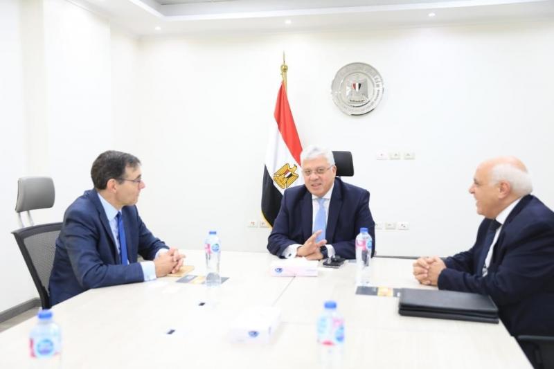 وزير التعليم العالي يشهد توقيع خطاب نوايا بين جامعة المستقبل وجامعة إيست إنجليا البريطانية