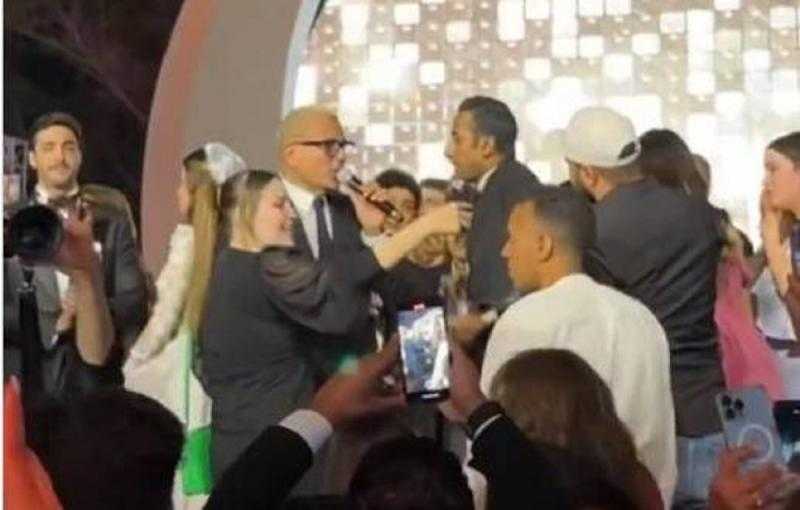 محاكمة عمرو دياب والشاب المصفوع.. سعد أسامة: ”مرضتش أضربه علشان قد أبويا.. ودفاع الفنان: كان عايز تريند