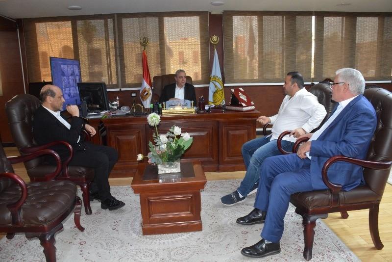 محافظ الغربية يناقش مع النواب طلبات ومشكلات المواطنين