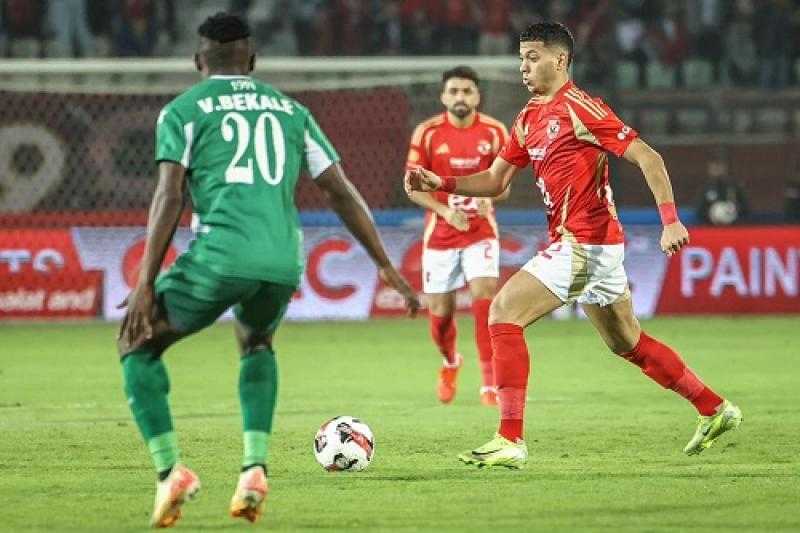 تفاصيل اجتماع طاقم الحكام مع مخرجي مباراة الأهلي والاتحاد قبل انطلاقها