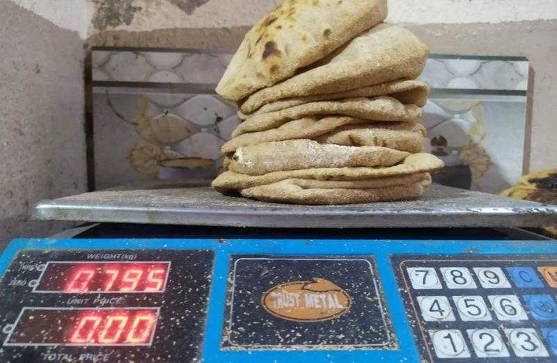 ضبط أصحاب مخابز بالبحيرة استولوا على 32 جوال دقيق مدعم