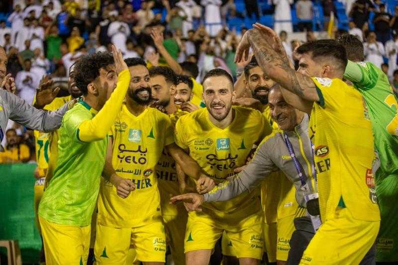 الخليج ينقذ رقم الأهلي ويوقف انتصارات الهلال في الدوري السعودي