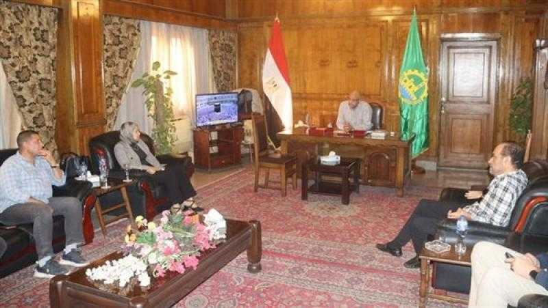 محافظ القليوبية يتابع تنفيذ خطة الرصف وتطوير الطرق