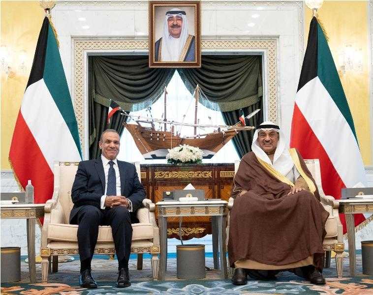 وزير الخارجية يستهل زيارته إلى الكويت بلقاء ولي العهد