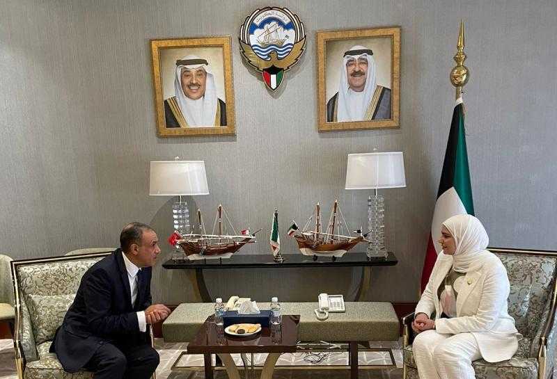 وزير الخارجية ووزيرة المالية الكويتية يبحثان التعاون الاقتصادي والتجاري والاستثماري