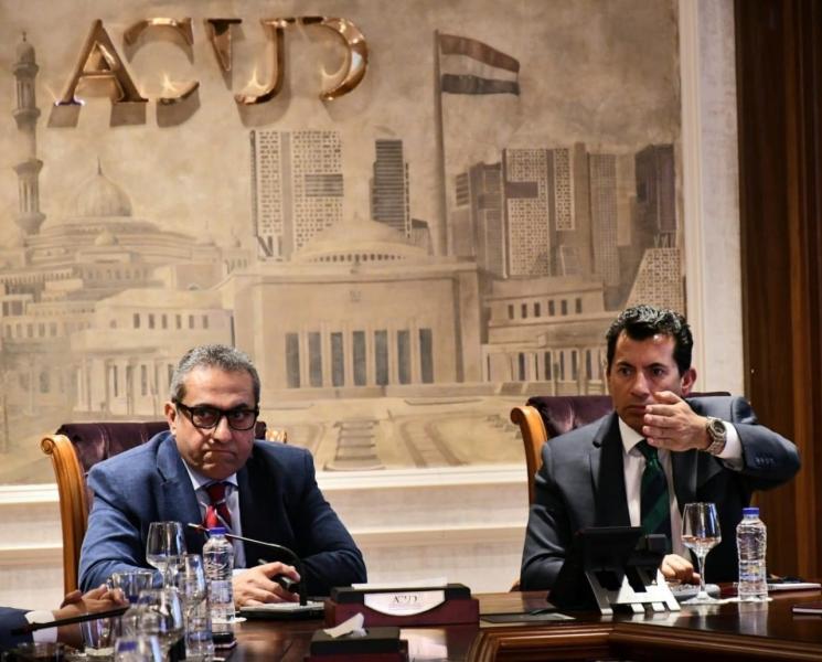 وزير الرياضة ورئيس شركة العاصمة الإدارية للتنمية العمرانية يتابعان آخر استعدادات النسخة التاسعة لماراثون زايد الخيري