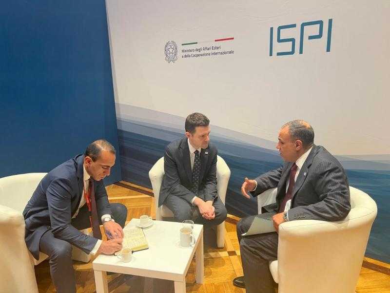 وزير الخارجية يعرب عن تطلع مصر لتعزيز التعاون الثنائي مع جمهورية شمال مقدونيا