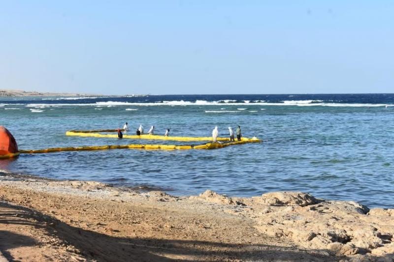 وزيرة البيئة تصل إلى محافظة البحر الأحمر لمتابعة حادث شحوط سفينة الشحن بالقصير