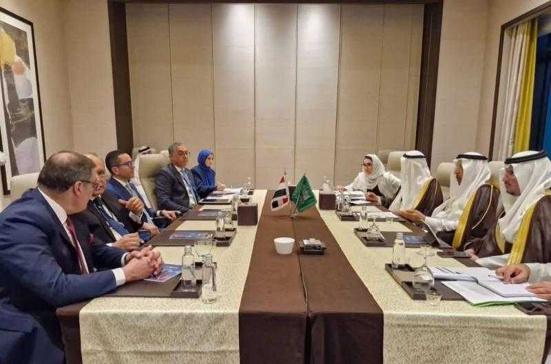 وزير الاستثمار يلتقي نظيره السعودي لبحث سبل تنمية العلاقات الاقتصادية بين البلدين
