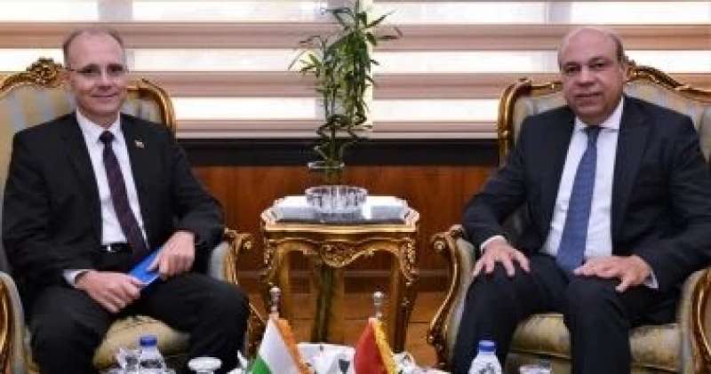 خط أحمر