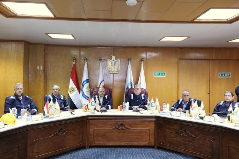 وزير البترول ووزير العمل يتفقدان اليوم حقول بترول بلاعيم في مدينة أبورديس بجنوب سيناء