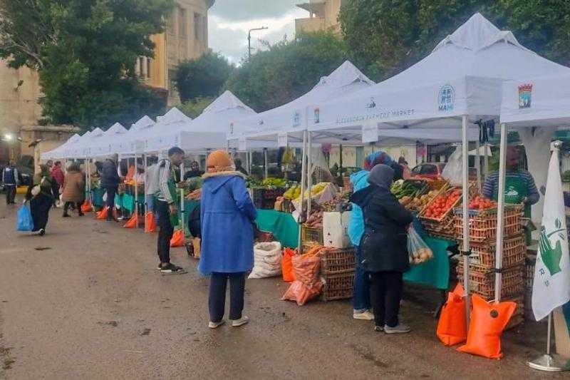 استمرار سوق اليوم الواحد للمزارعين بمحطة الرمل في الإسكندرية