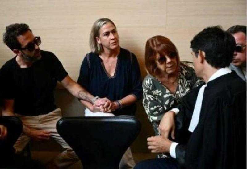 الادعاء الفرنسى يطالب بالسجن 20 عاما لرجل جند 90 رجلا لاغتصاب زوجته