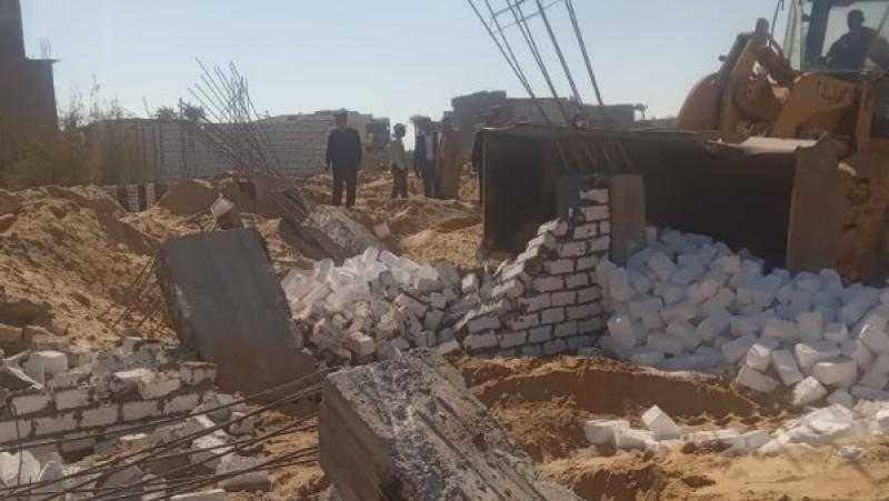إزالة 24 حالة تعدي على أملاك دولة وأراضي زراعية بمركزي البداري والقوصية