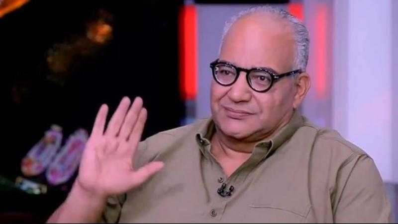 بيومى فؤاد يغلق حساباته على السوشيال ميديا