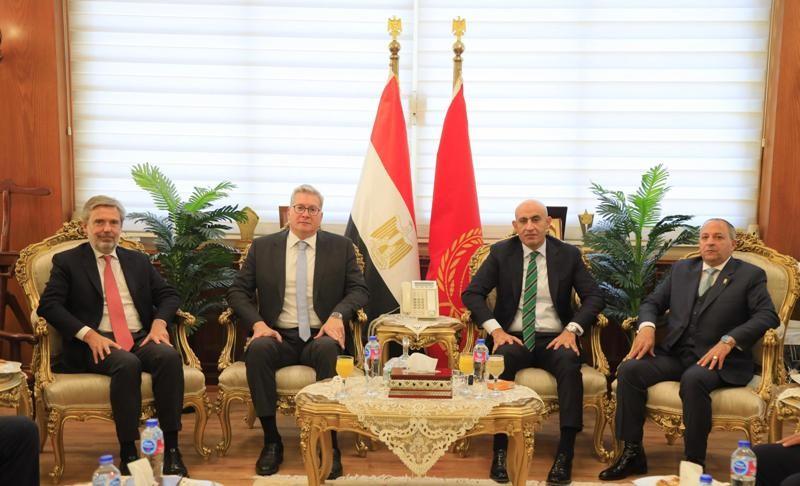 وزير التعليم يشهد اليوم تخريج الدفعة الأولى من مدرسة ظهر للتكنولوجيا التطبيقية ببورسعيد