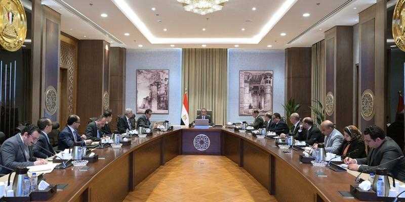 رئيس الوزراء يُشدد على أهمية الالتزام بسداد مُستحقات شركات الأدوية والمستلزمات الطبية