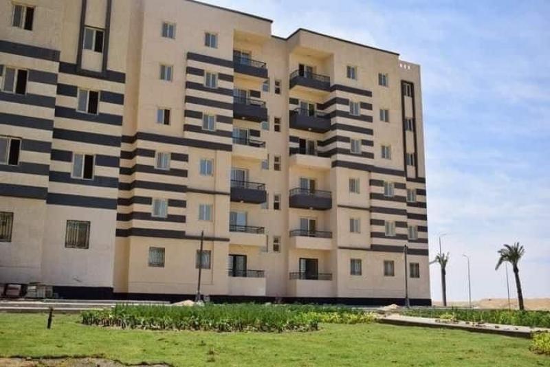 مسئولو ”الإسكان” يتابعون موقف تنفيذ وحدات المبادرة الرئاسية ”سكن لكل المصريين” بالعاشر من رمضان