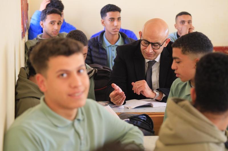 وزير التعليم من التل الكبير: جولات مكثفة بكل المدارس لضمان الانضباط