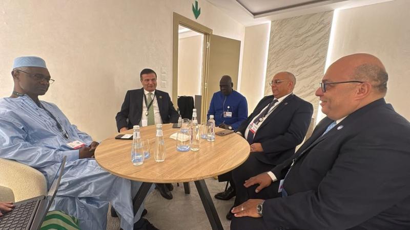على هامش اجتماعات ”كوب ١٦” بالرياض.. وزير الزراعة يلتقي الأمين التنفيذي لاتفاقية الأمم المتحدة لمكافحة التصحر