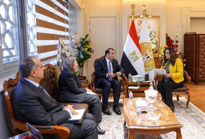 وزيرة التنمية المحلية تتابع مع نائب الممثل المقيم لبرنامج الأمم المتحدة الإنمائي مجالات التعاون المشترك