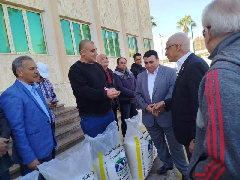الزراعة توزيع 50 طن سلفات نشادر على مزارعي شمال سيناء بعد غياب لسنوات
