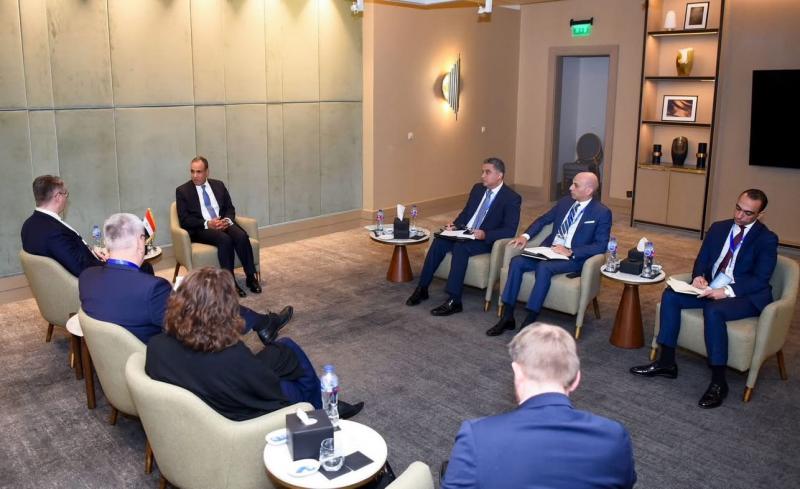 وزير الخارجية والهجرة يلتقي مع وزير الدولة الألماني للشئون الخارجية