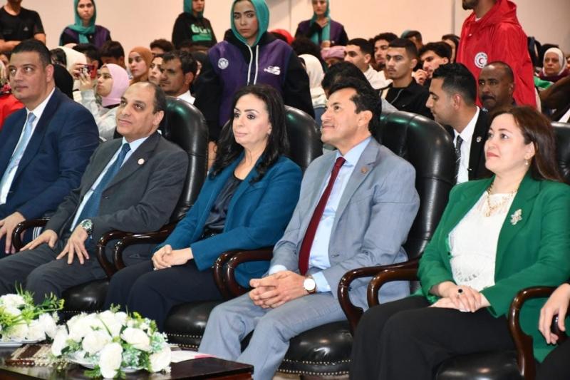 وزيرا الشباب والرياضة والتضامن ومحافظ القاهرة يشهدون انطلاق مبادرة بأيديك تنقذي حياة نسخة مراكز الشباب