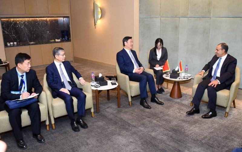وزير الخارجية والهجرة يلتقي مع مبعُوث الصين للشرق الأوسط