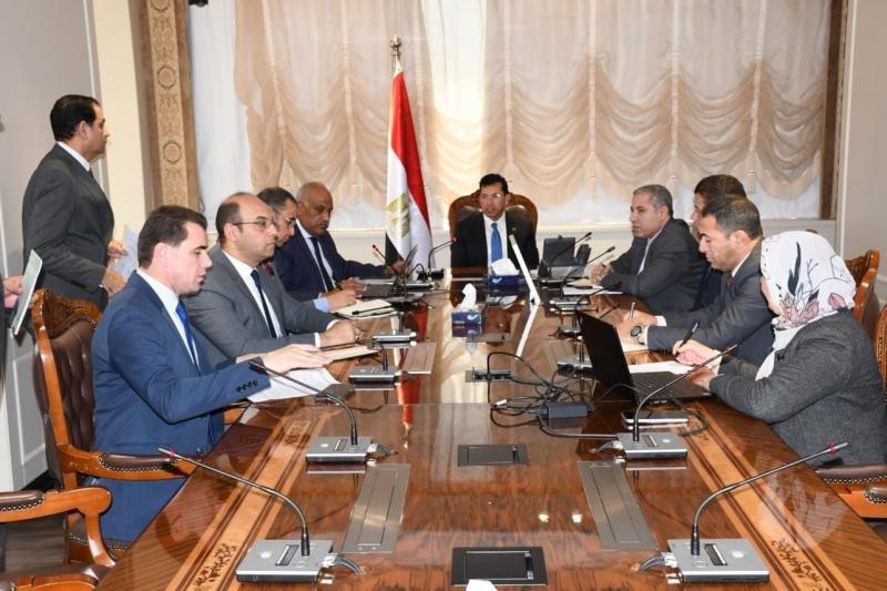 وزير الشباب والرياضة يبحث المراجعة الشاملة لمراكز الشباب ليتناسب مع مستهدفات الدولة والتنمية البشرية