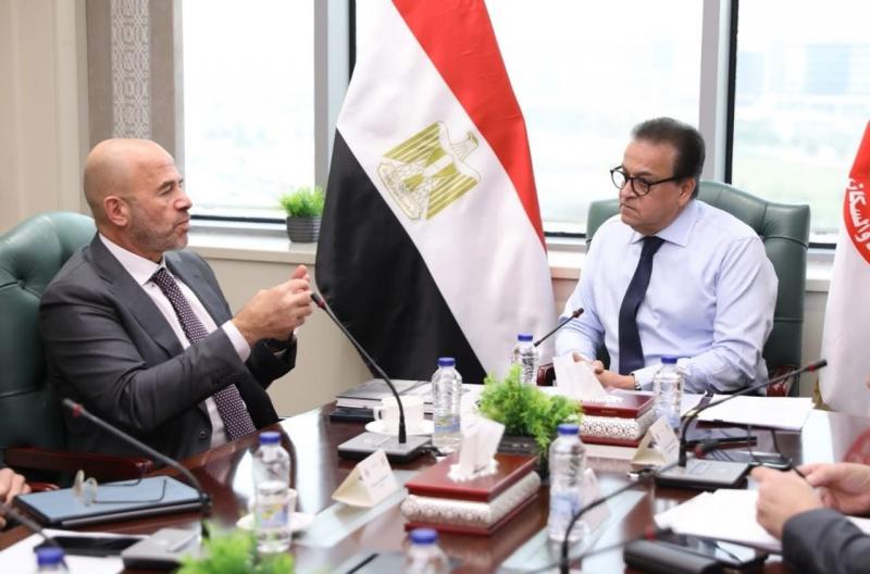 الدكتور خالد عبدالغفار يتابع مستجدات العمل بمشروع المدينة الطبية.. تضم 18 معهدًا طبيًا ومراكز بحثية متطورة